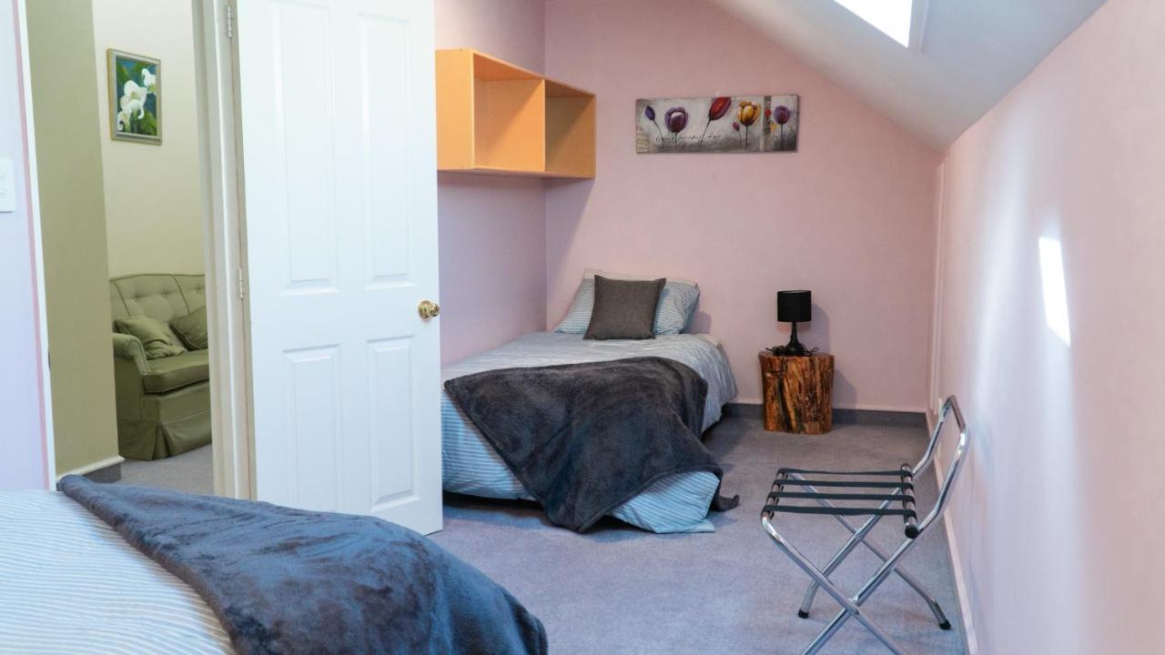 Fairhall Guest Lodge Woodbourne Extérieur photo