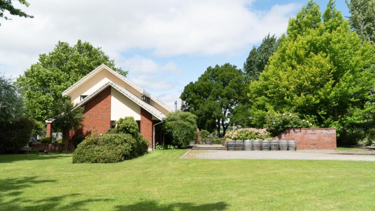 Fairhall Guest Lodge Woodbourne Extérieur photo