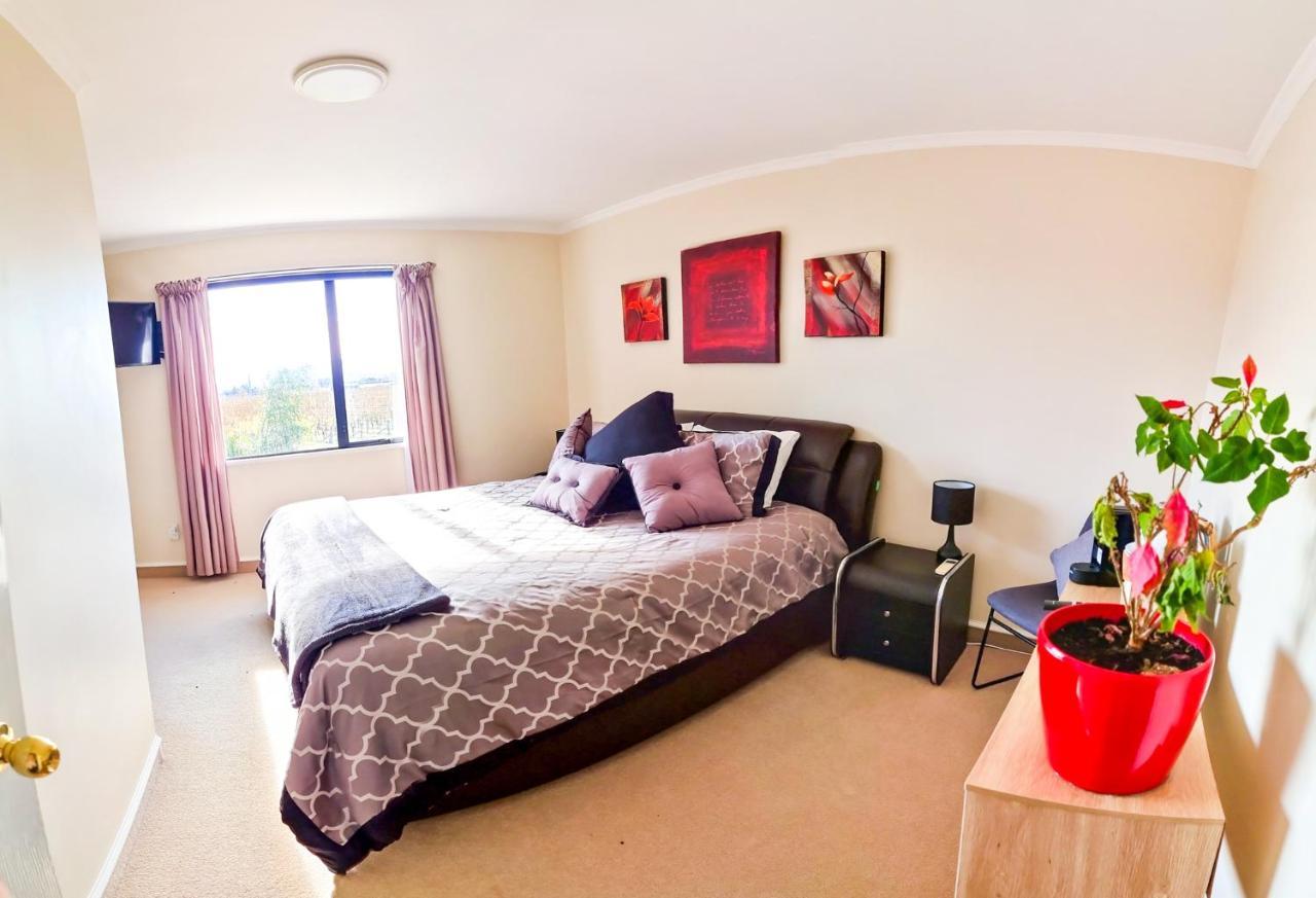 Fairhall Guest Lodge Woodbourne Extérieur photo