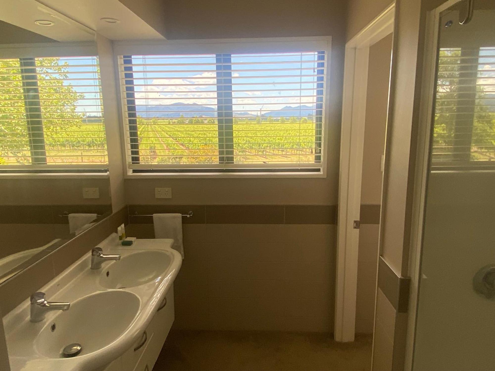 Fairhall Guest Lodge Woodbourne Extérieur photo