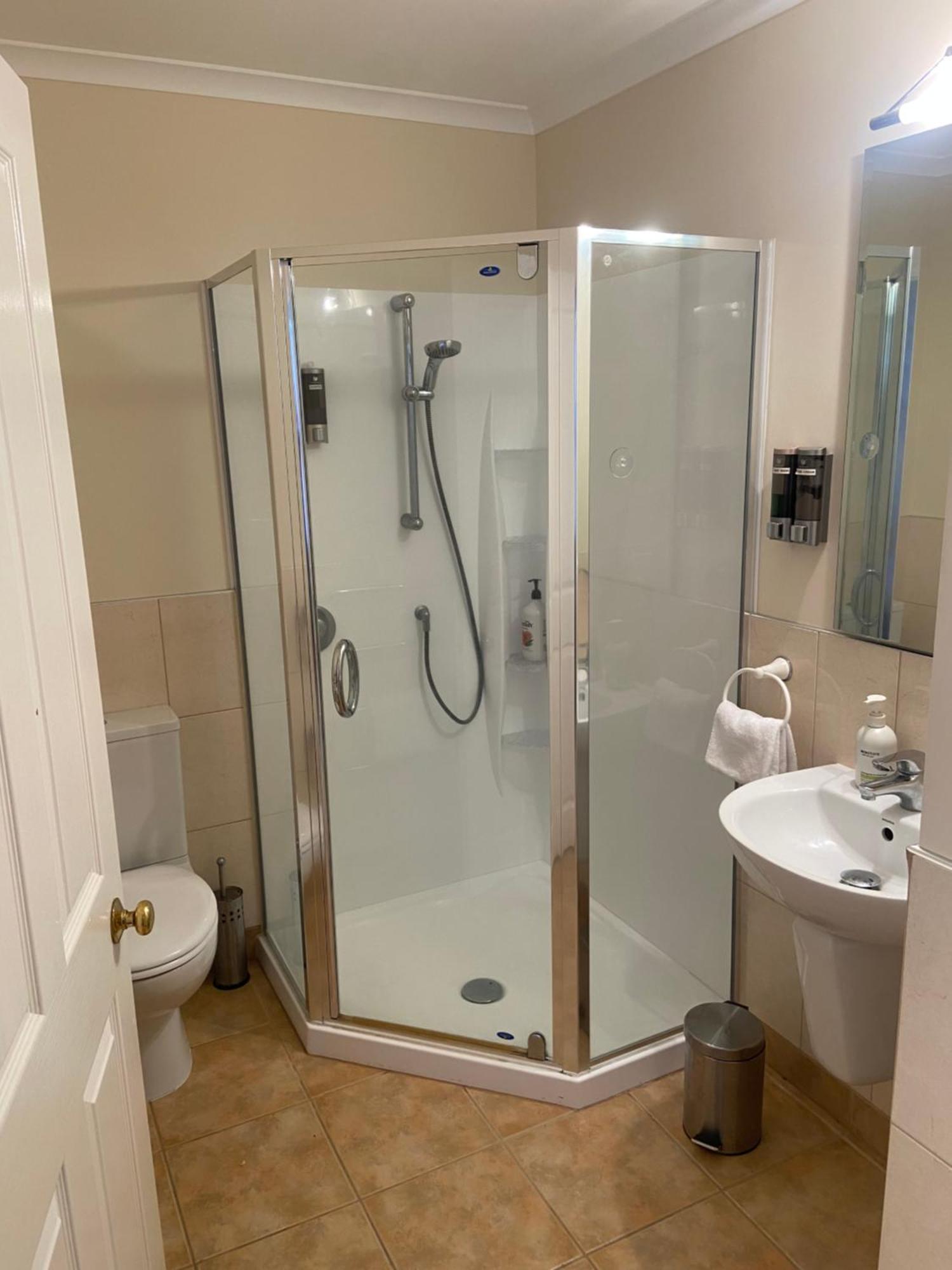 Fairhall Guest Lodge Woodbourne Extérieur photo
