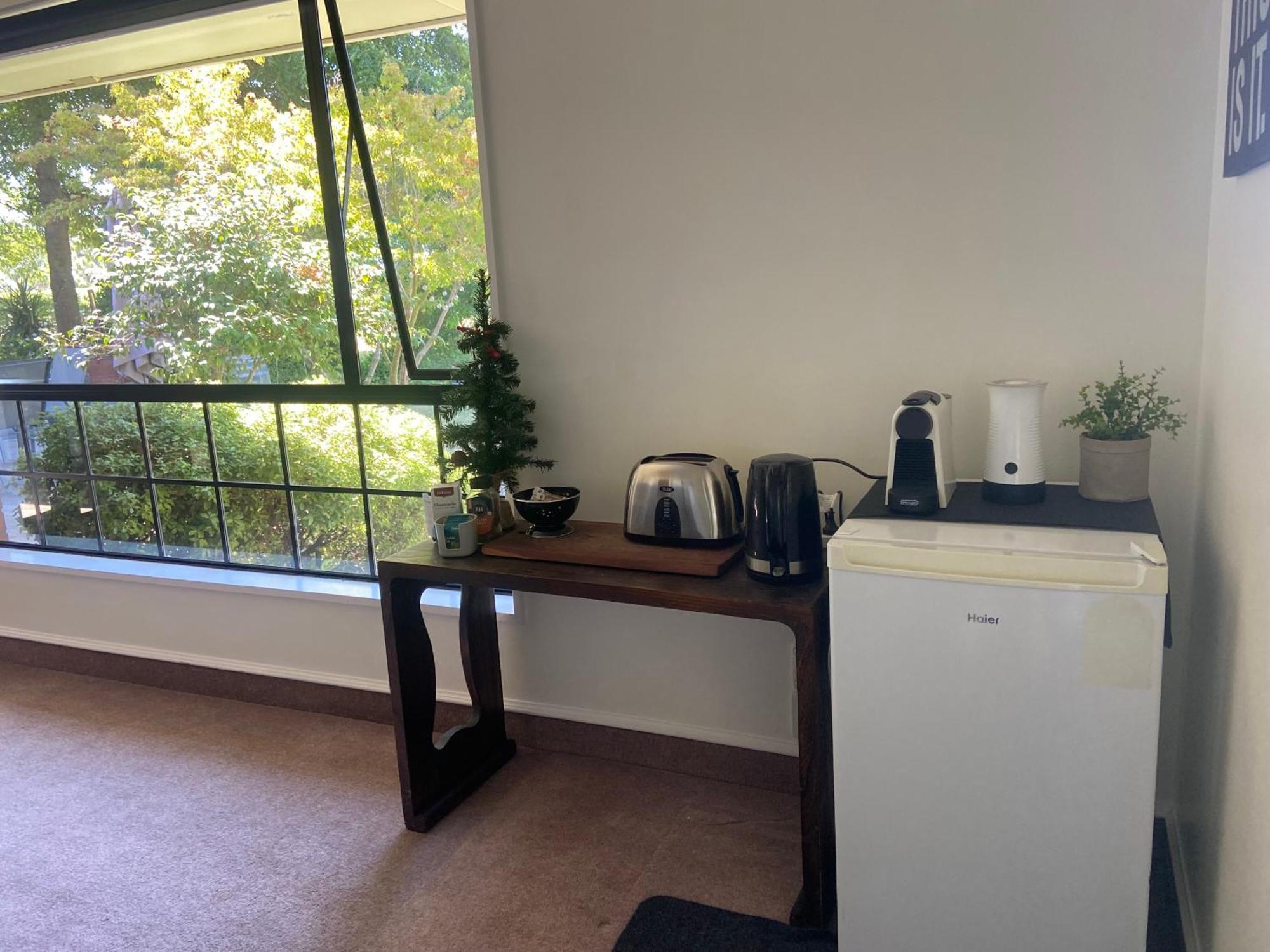 Fairhall Guest Lodge Woodbourne Extérieur photo