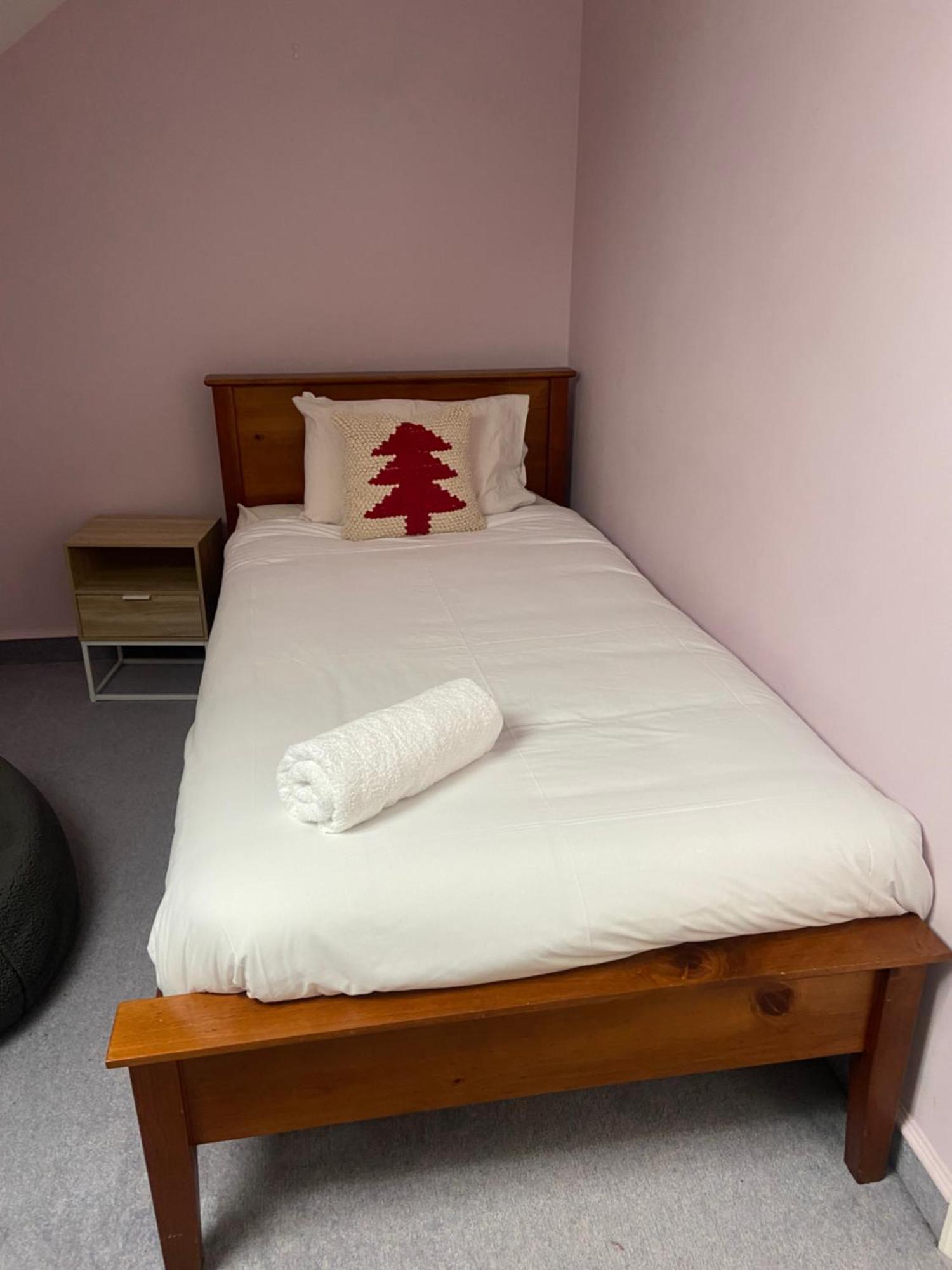Fairhall Guest Lodge Woodbourne Extérieur photo
