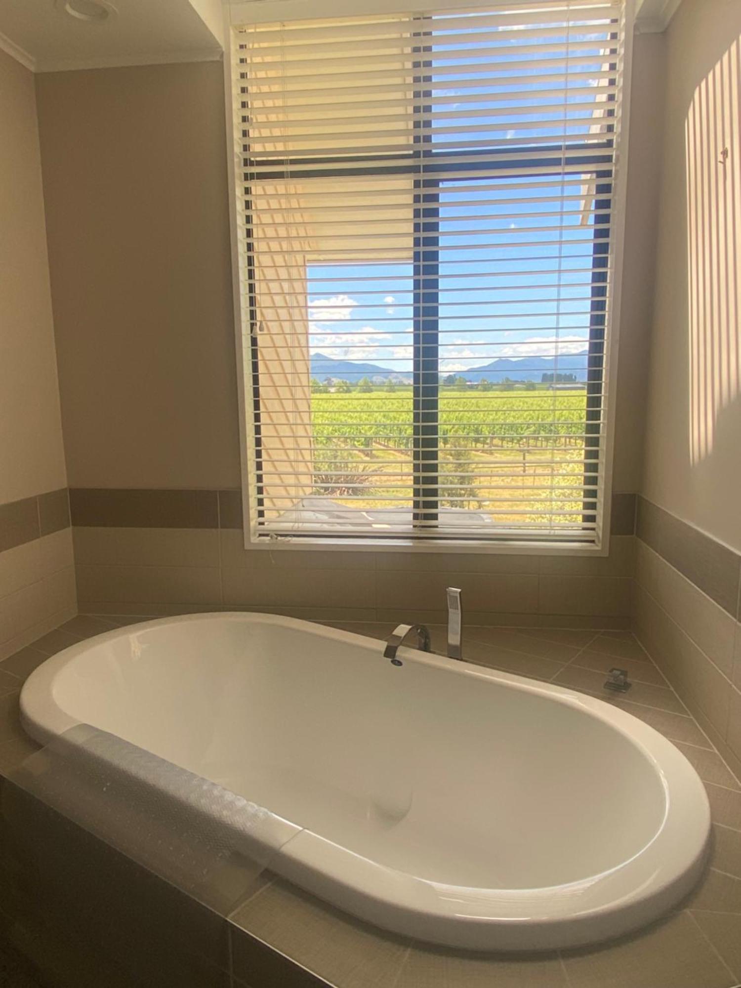 Fairhall Guest Lodge Woodbourne Extérieur photo