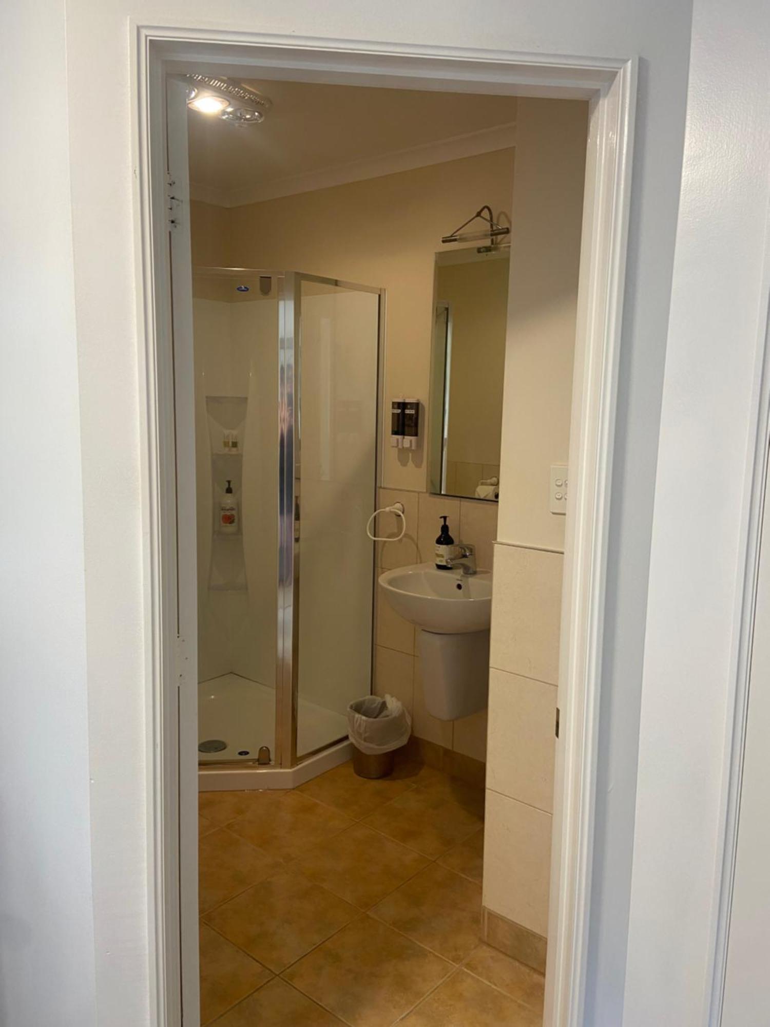 Fairhall Guest Lodge Woodbourne Extérieur photo